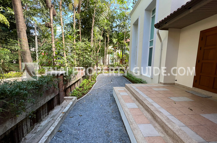 House with Shared Pool in Nichada Thani 